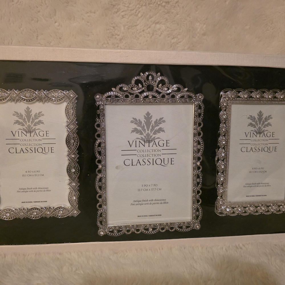 Silver Photo Frame Set - Picture 1 of 2